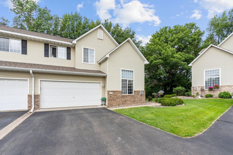1711 Elm St, White Bear Lake, MN 55110