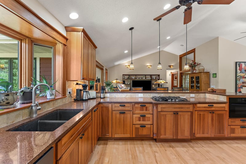 4815 120th St W, Apple Valley, MN 55124