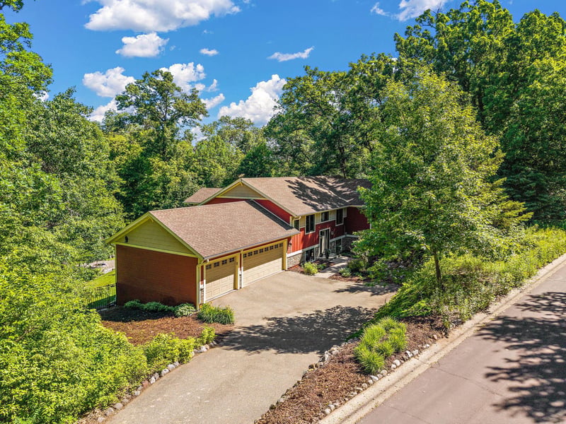 4815 120th St W, Apple Valley, MN 55124
