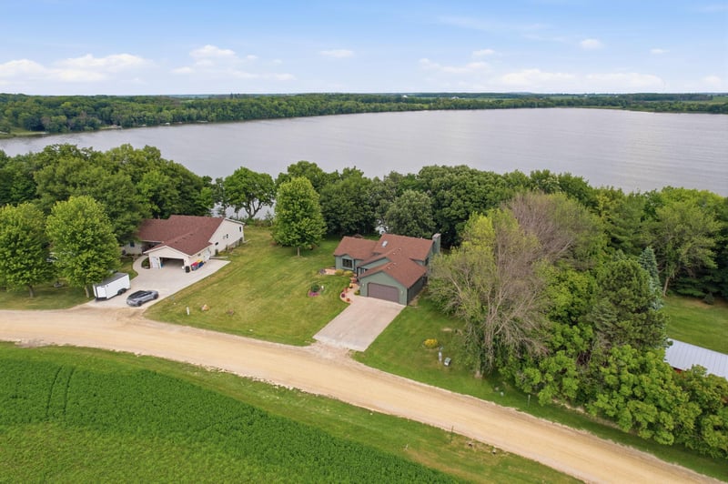 13611 Fox Lake Trl, Faribault, MN 55021