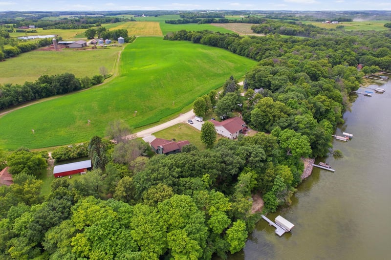 13611 Fox Lake Trl, Faribault, MN 55021