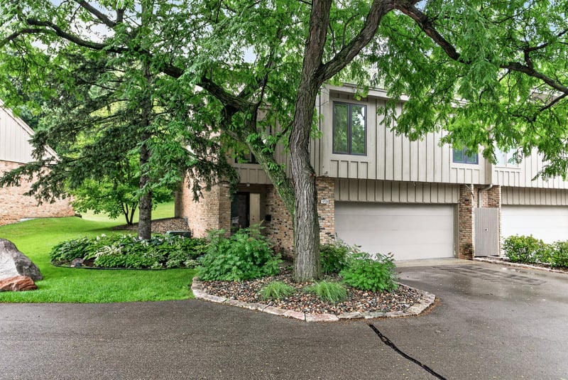 5725 Duncan Ln, Edina, MN 55436