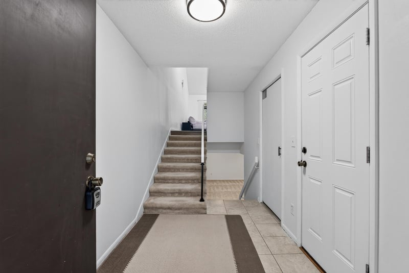 5725 Duncan Ln, Edina, MN 55436