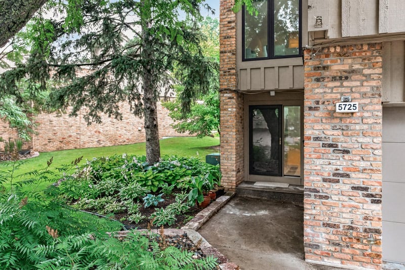 5725 Duncan Ln, Edina, MN 55436