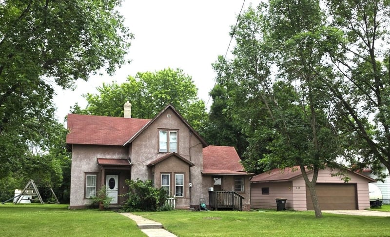 411 Pine St, Paynesville, MN 56362