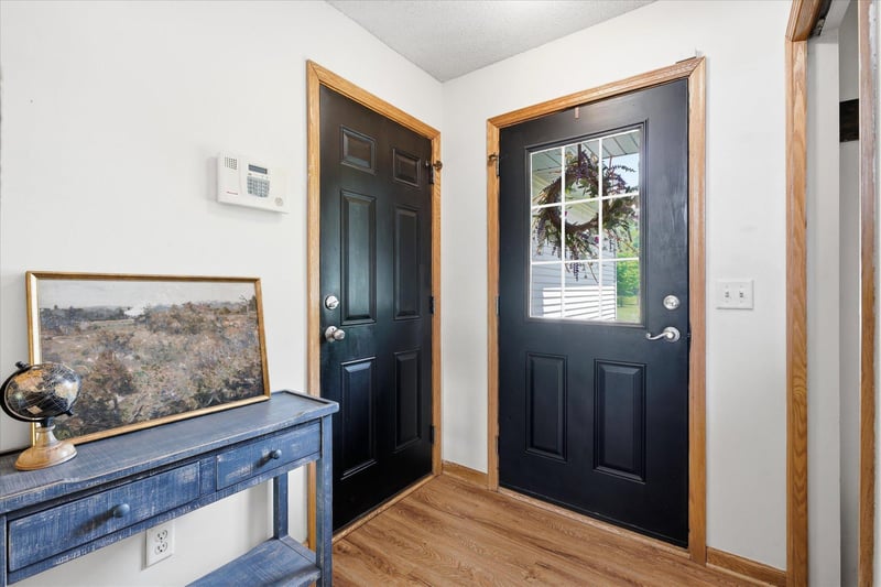 1109 Pond View Dr, Braham, MN 55006