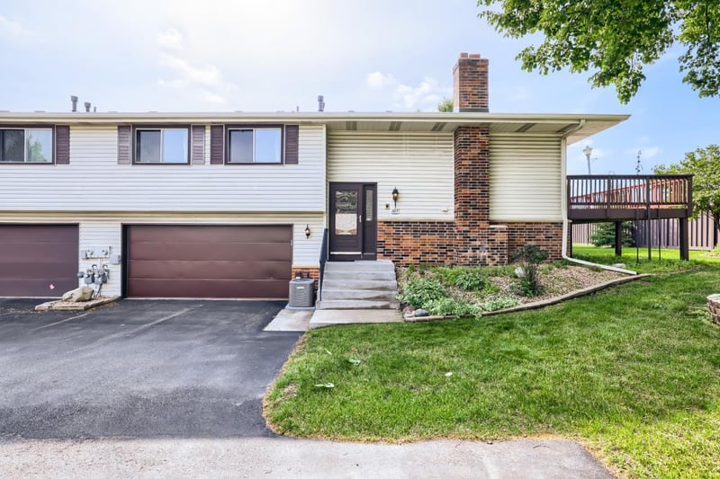 609 E 145th St, Burnsville, MN 55337