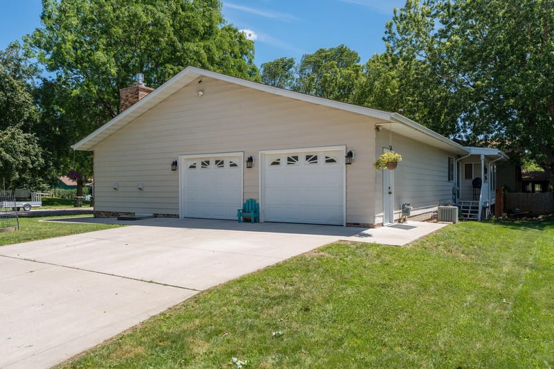 428 Swift St, Saint Peter, MN 56082