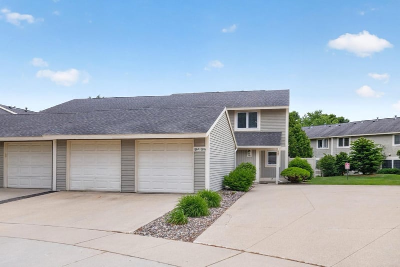 1916 Greenview Pl SW, Rochester, MN 55902