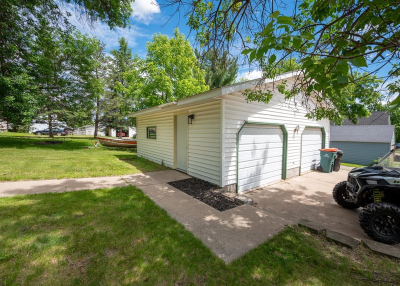 402 7th St NE, Staples, MN 56479