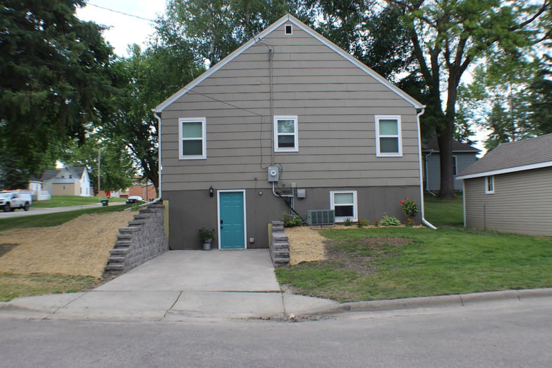 23 W Pike St, Osakis, MN 56360