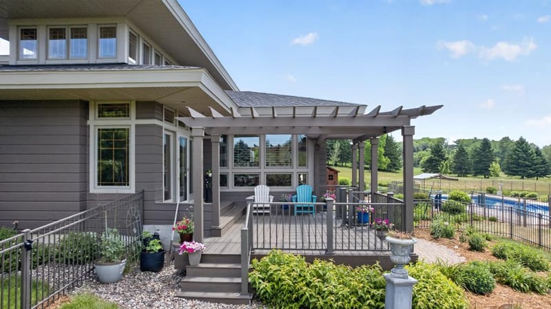 5185 Meadow Crossing Rd SW, Rochester, MN 55902