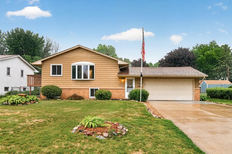 599 Westby Dr NE, Spring Lake Park, MN 55432