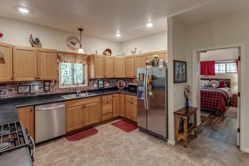5870 Fledgling Way Dr NW, Walker, MN 56484