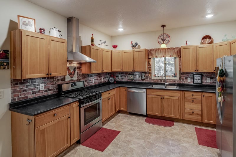 5870 Fledgling Way Dr NW, Walker, MN 56484