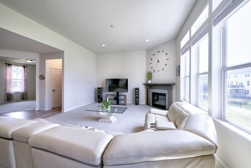 9343 Compass Pointe Rd, Woodbury, MN 55129
