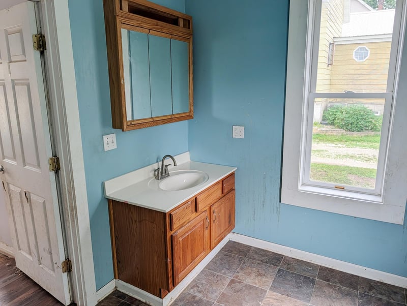 117 E Grant St, Spring Valley, MN 55975