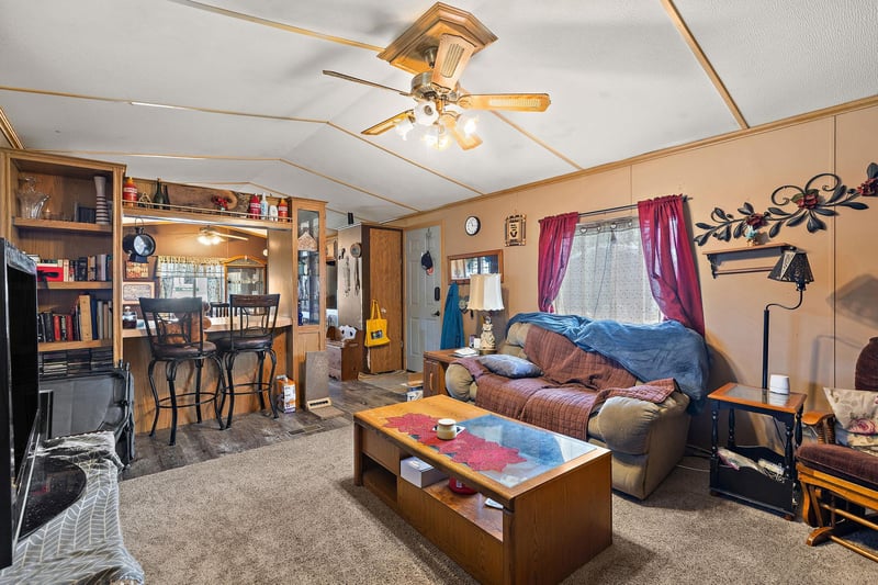 400 22 1/2 St NW, Stewartville, MN 55976