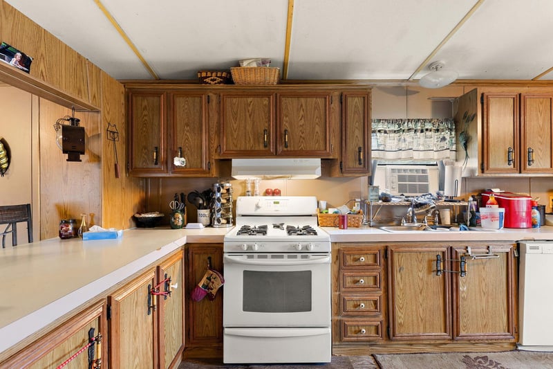 400 22 1/2 St NW, Stewartville, MN 55976