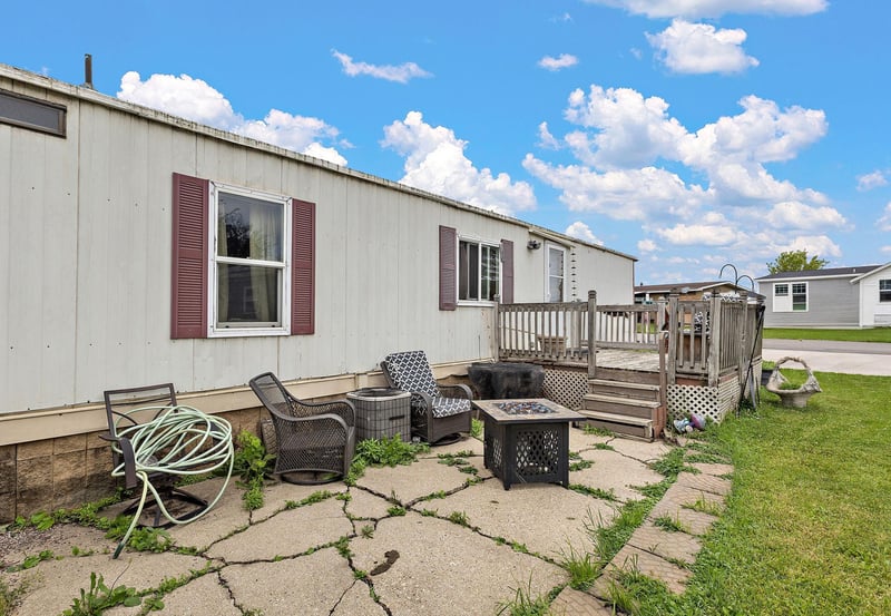 400 22 1/2 St NW, Stewartville, MN 55976