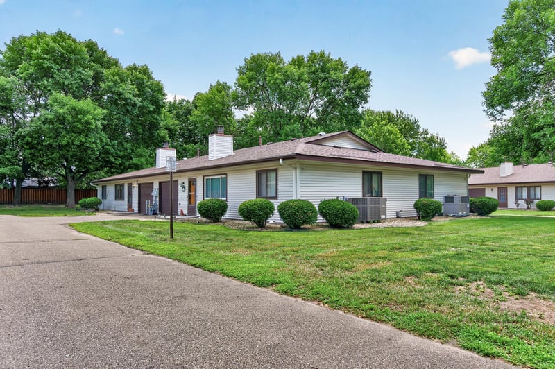 7819 85th Ct N, Brooklyn Park, MN 55445