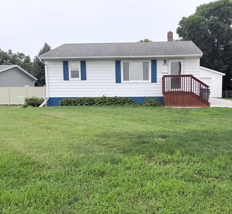 1325 8th Ave N, Moorhead, MN 56560
