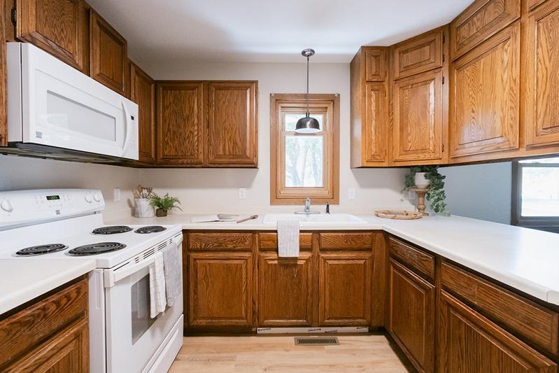 603 7th St SW, Little Falls, MN 56345