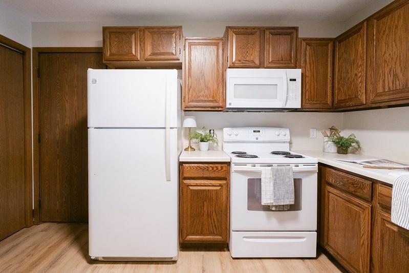 603 7th St SW, Little Falls, MN 56345