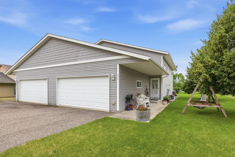 840 Cleveland Ave SW, Hutchinson, MN 55350