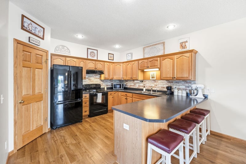 840 Cleveland Ave SW, Hutchinson, MN 55350