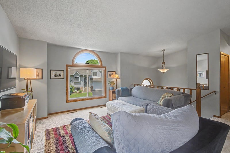 9211 Upland Ln N, Maple Grove, MN 55369