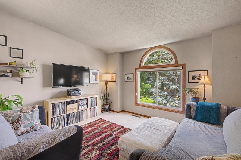 9211 Upland Ln N, Maple Grove, MN 55369