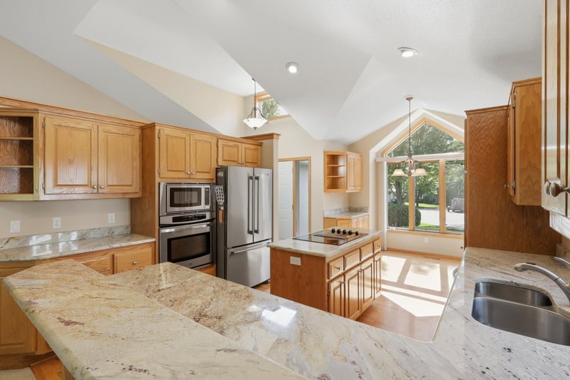 1885 Magnolia Ln N, Plymouth, MN 55441