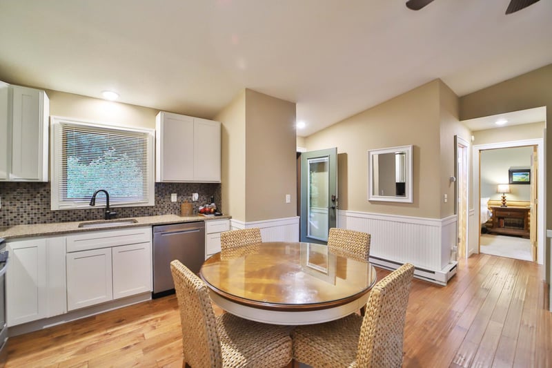26158 Edna Ln, Nisswa, MN 56468