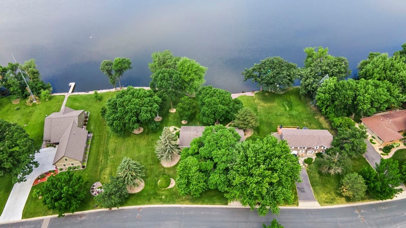 830 Lakewood Dr SW, Hutchinson, MN 55350