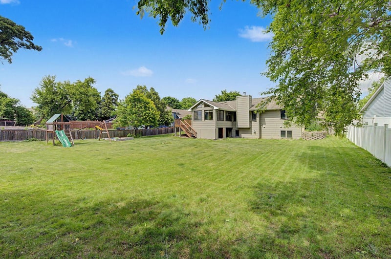 12225 60th Pl N, Plymouth, MN 55442