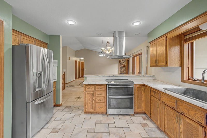 12225 60th Pl N, Plymouth, MN 55442