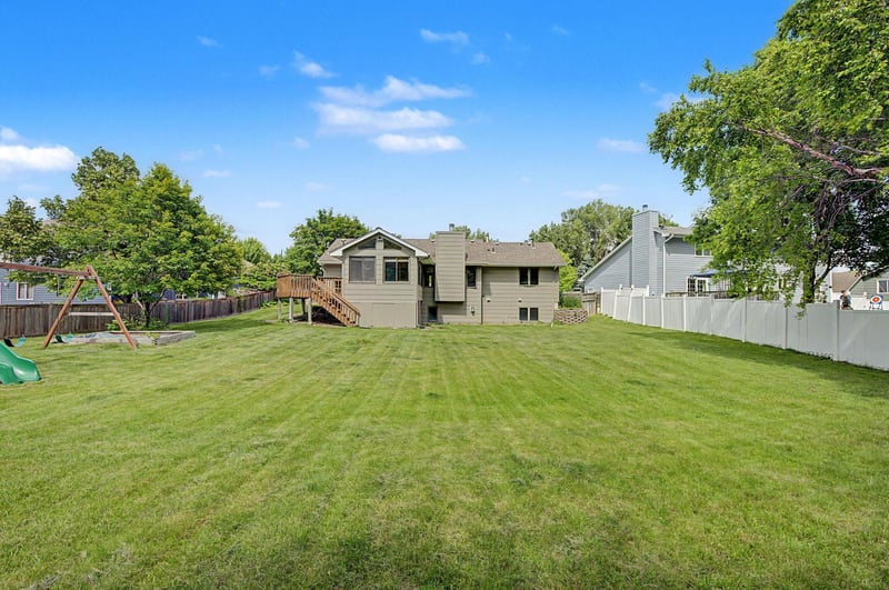 12225 60th Pl N, Plymouth, MN 55442