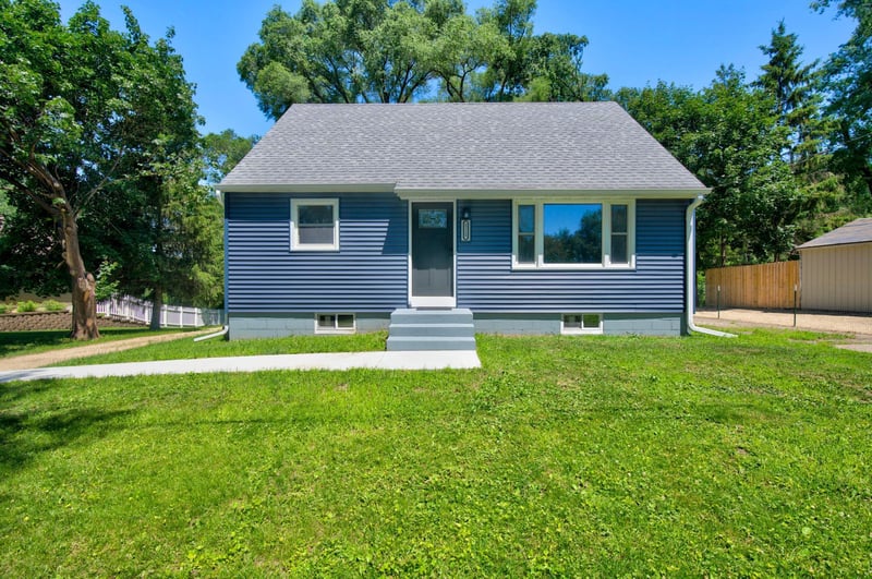 2115 E River Rd NE, Rochester, MN 55906