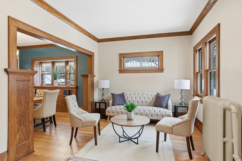 1464 Chelmsford St, Saint Paul, MN 55108