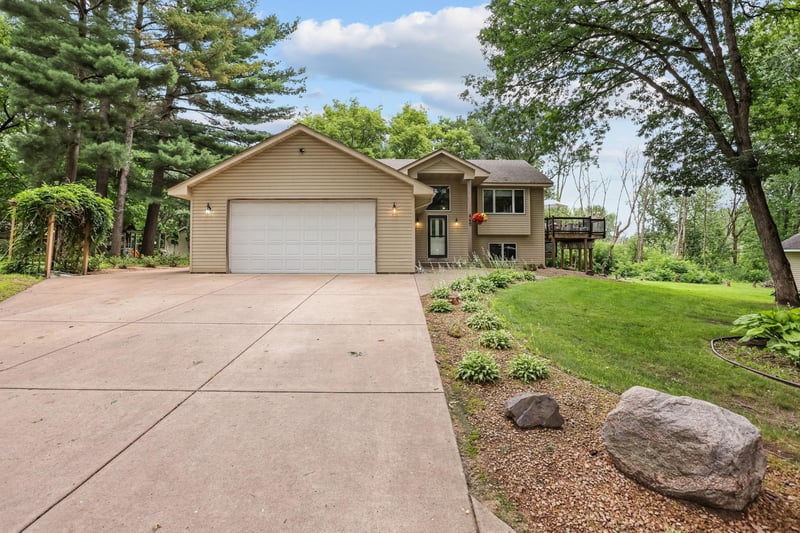 440 Grove Rd, Wyoming, MN 55092