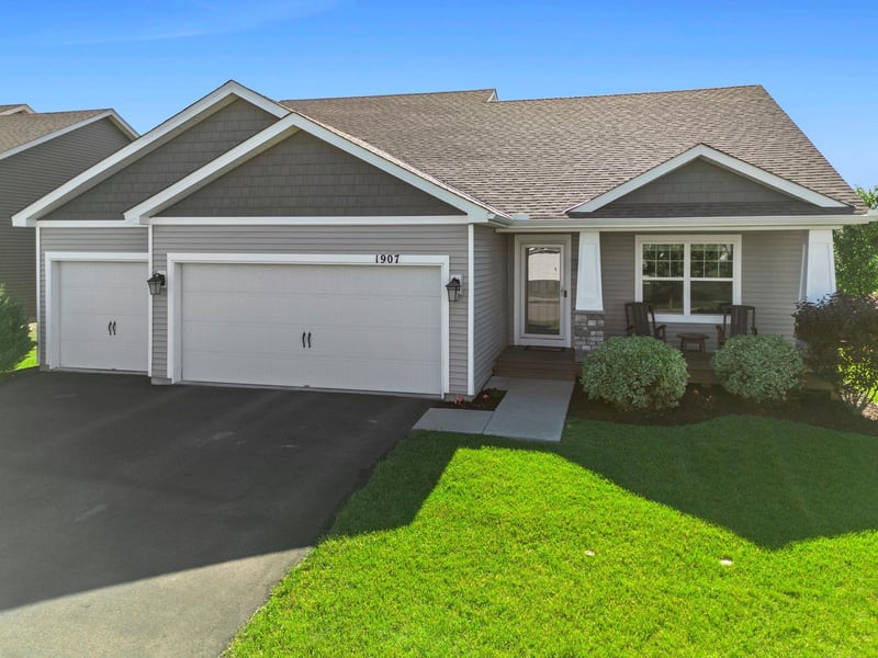 1907 Meridian Curve, Carver, MN 55315