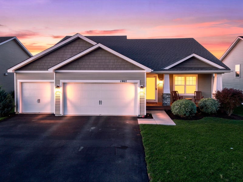 1907 Meridian Curve, Carver, MN 55315