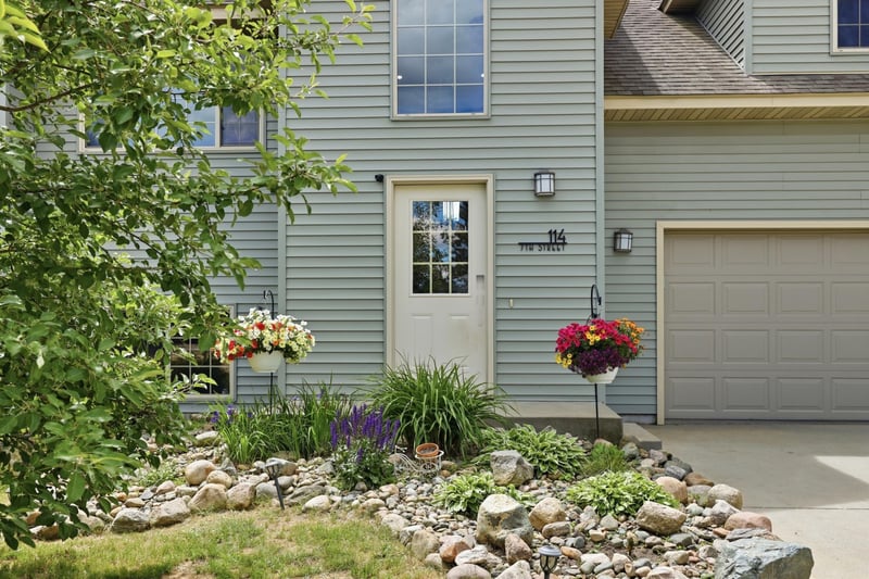 114 7th St SE, Menahga, MN 56464