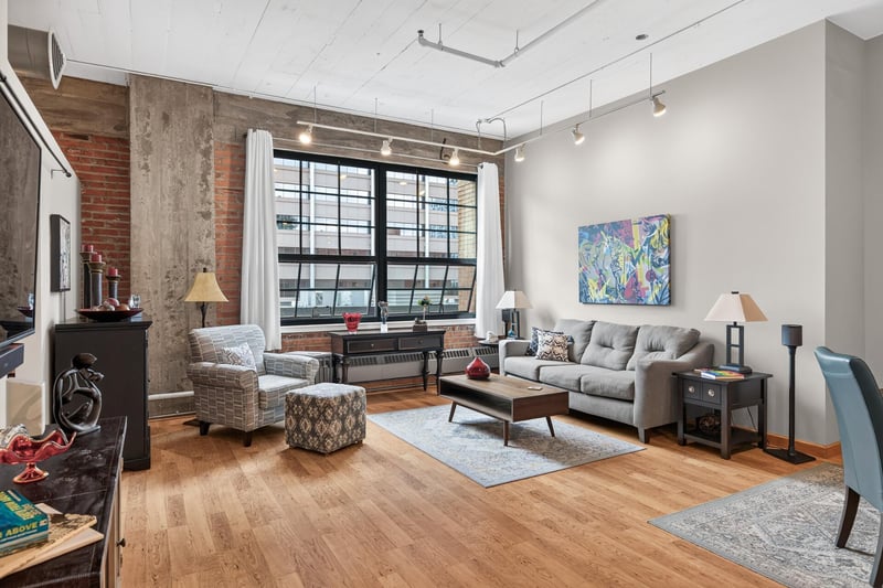 250 Park Ave #502, Minneapolis, MN 55415