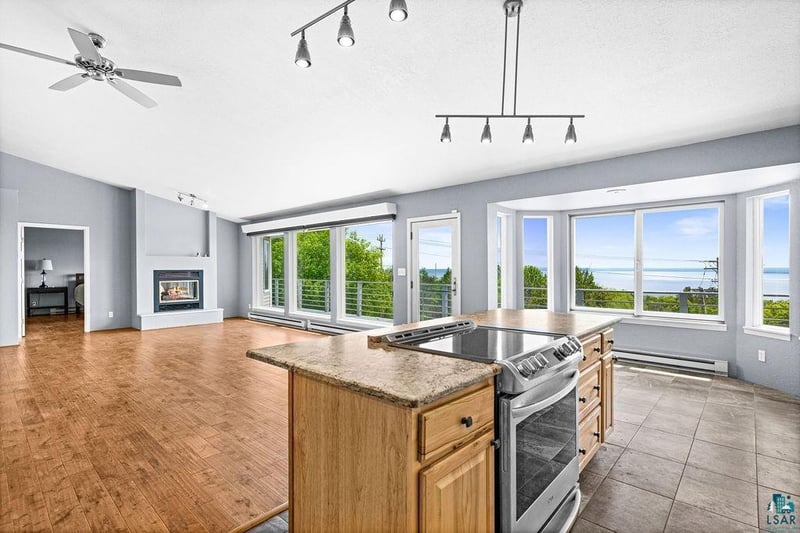 1002 Martha St, Duluth, MN 55805