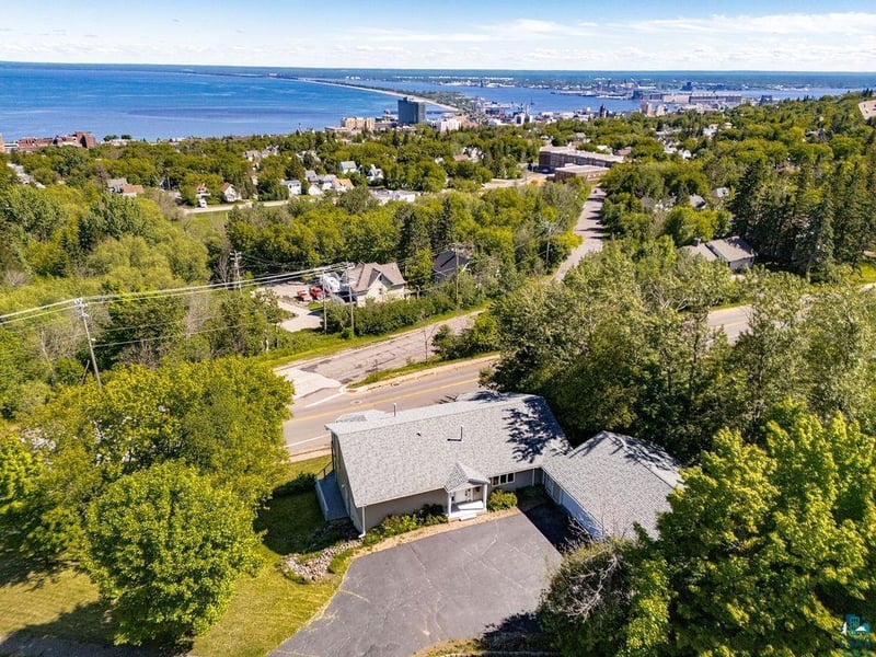1002 Martha St, Duluth, MN 55805