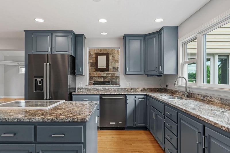 223 E River Pw, Champlin, MN 55316