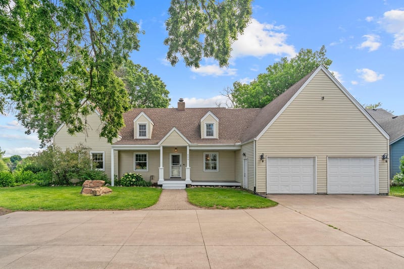 223 E River Pw, Champlin, MN 55316