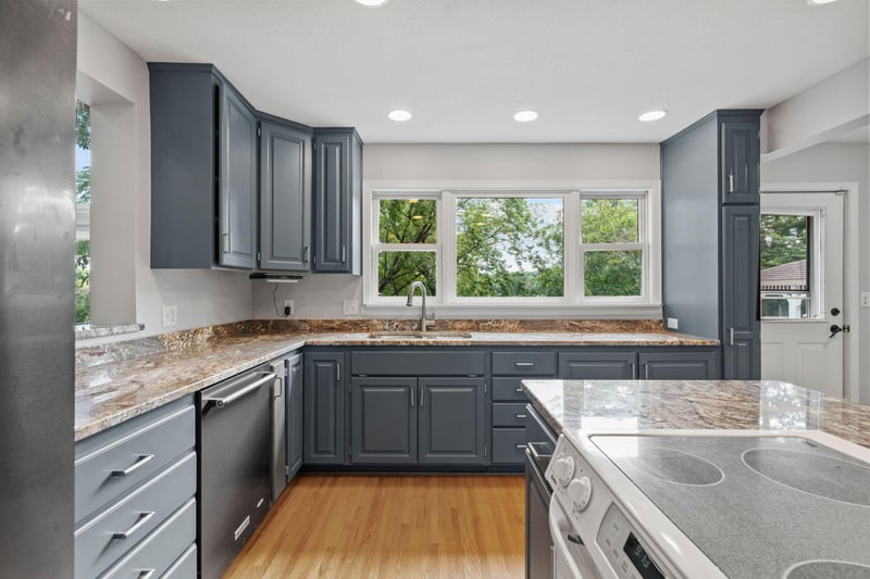 223 E River Pw, Champlin, MN 55316